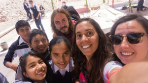 selfie avec les élèves d'un collège